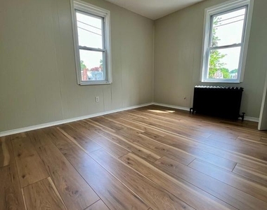 13 Kern Street - Photo Thumbnail 9
