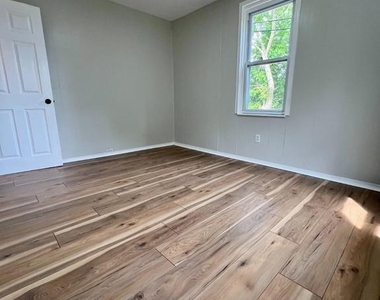 13 Kern Street - Photo Thumbnail 10