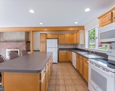310 Cedar Lane - Photo Thumbnail 7