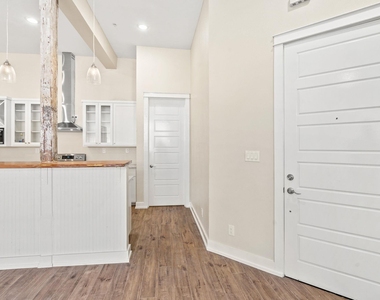104 E 2nd St - Photo Thumbnail 4