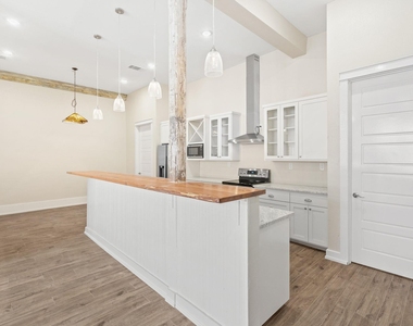 104 E 2nd St - Photo Thumbnail 9