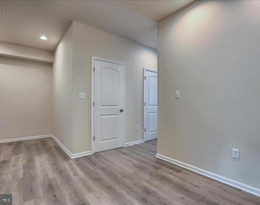 118 High Pointe Drive - Photo Thumbnail 6