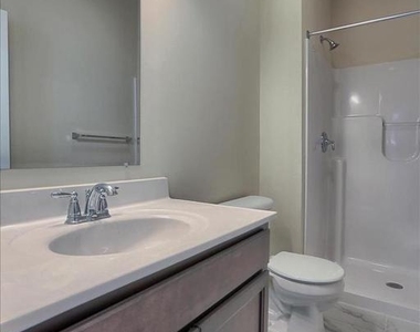 118 High Pointe Drive - Photo Thumbnail 8
