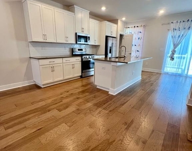 806 806 Pecan Road - Photo Thumbnail 3