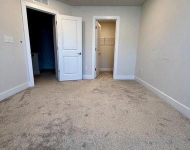 806 806 Pecan Road - Photo Thumbnail 7