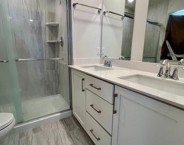 806 806 Pecan Road - Photo Thumbnail 12
