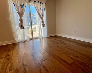 806 806 Pecan Road - Photo Thumbnail 5