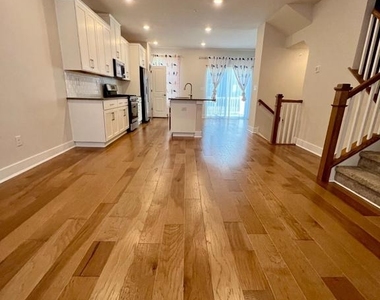 806 806 Pecan Road - Photo Thumbnail 2