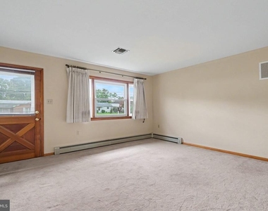 4800 Creekview Road - Photo Thumbnail 4