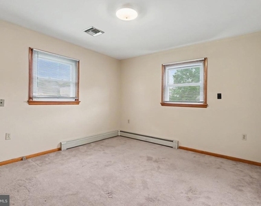 4800 Creekview Road - Photo Thumbnail 5
