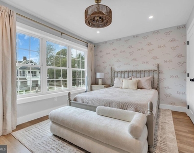 167 Chelsea Avenue - Photo Thumbnail 8