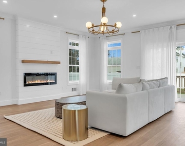 167 Chelsea Avenue - Photo Thumbnail 4