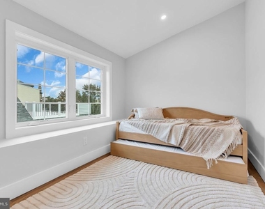167 Chelsea Avenue - Photo Thumbnail 17