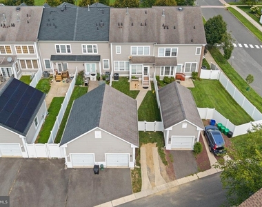 103 Ely Crescent - Photo Thumbnail 27