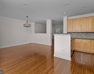 103 Ely Crescent - Photo Thumbnail 12