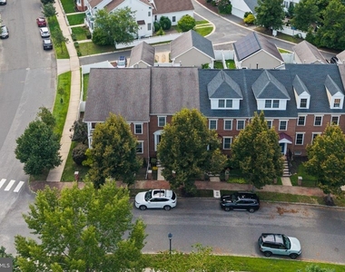 103 Ely Crescent - Photo Thumbnail 3