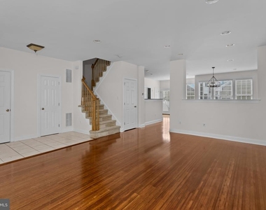 103 Ely Crescent - Photo Thumbnail 8