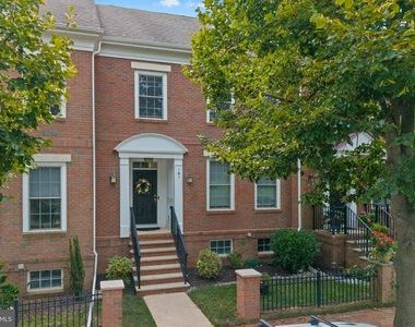 103 Ely Crescent - Photo Thumbnail 2