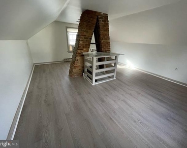 13 Charlton Street - Photo Thumbnail 4