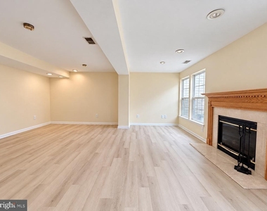 6 Clemens Lane - Photo Thumbnail 6