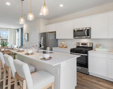 11 Spencer Way - Photo Thumbnail 2