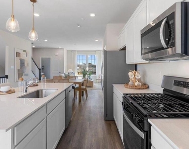 9 Spencer Way - Photo Thumbnail 4