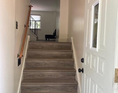 154 Laureba Avenue - Photo Thumbnail 3