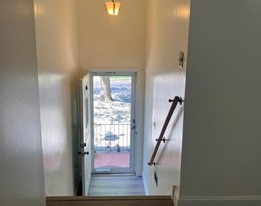 154 Laureba Avenue - Photo Thumbnail 4