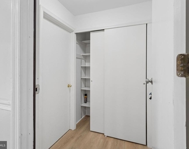 932 Chanticleer Drive - Photo Thumbnail 9