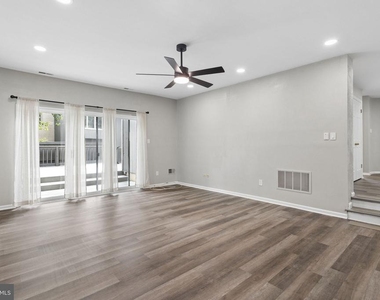 932 Chanticleer Drive - Photo Thumbnail 13