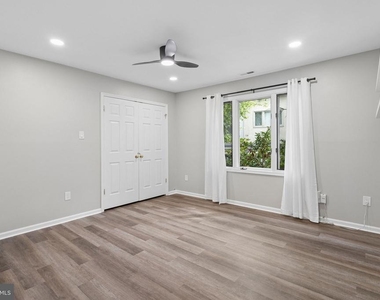932 Chanticleer Drive - Photo Thumbnail 18