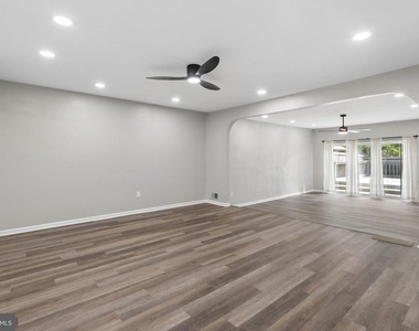 932 Chanticleer Drive - Photo Thumbnail 11
