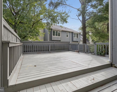 932 Chanticleer Drive - Photo Thumbnail 26