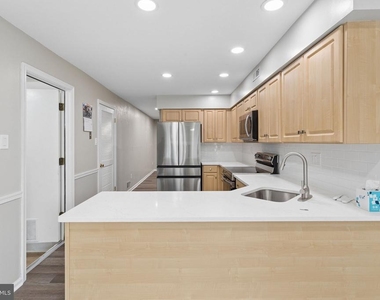 932 Chanticleer Drive - Photo Thumbnail 6