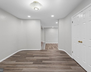 932 Chanticleer Drive - Photo Thumbnail 1