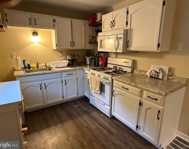 401 Maple Street - Photo Thumbnail 11