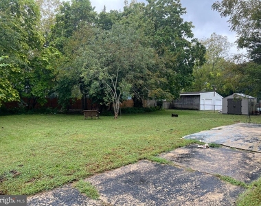 401 Maple Street - Photo Thumbnail 12
