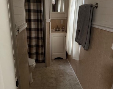 401 Maple Street - Photo Thumbnail 2