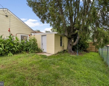 1 Madestone Lane - Photo Thumbnail 39