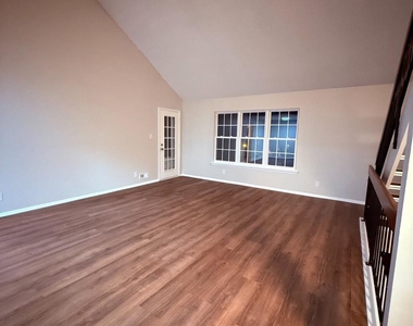 244 Everly Court - Photo Thumbnail 3