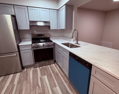244 Everly Court - Photo Thumbnail 6