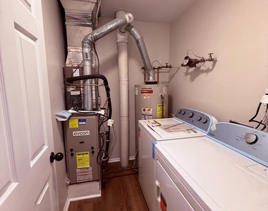 244 Everly Court - Photo Thumbnail 11
