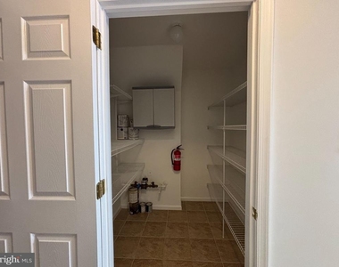 1008 Delancey Way - Photo Thumbnail 7