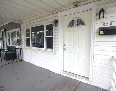 825 W 2nd Street W - Photo Thumbnail 3