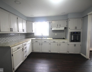 825 W 2nd Street W - Photo Thumbnail 6