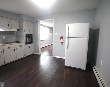 825 W 2nd Street W - Photo Thumbnail 4