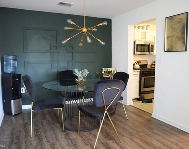 6610 Lake Park Drive - Photo Thumbnail 2