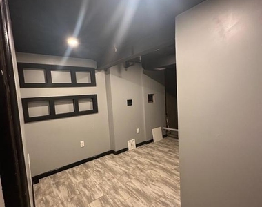 8207 Birdsong Drive - Photo Thumbnail 18