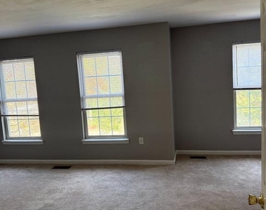 8207 Birdsong Drive - Photo Thumbnail 28