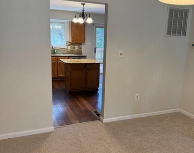 8207 Birdsong Drive - Photo Thumbnail 21